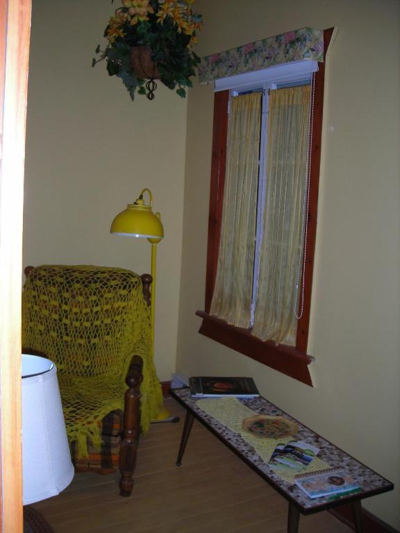Gite Des Hauteurs Et Cafe De La Place Saint Zenon Ruang foto